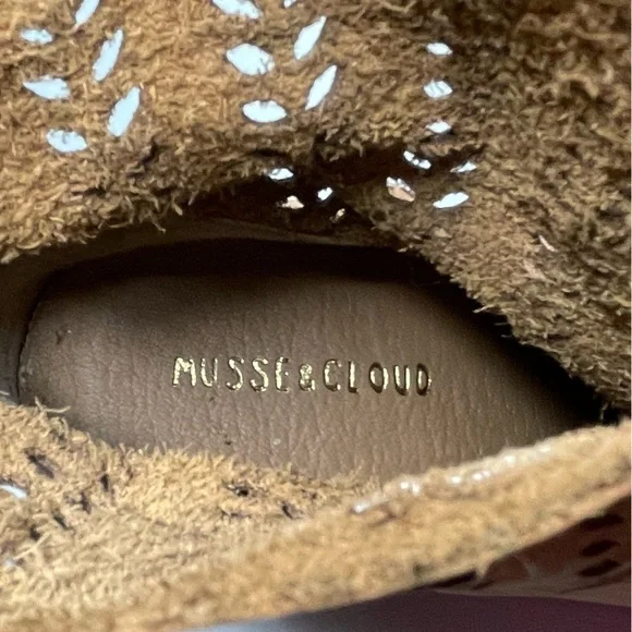 Musse & Cloud Ankle Bootie Suede Laser Cut Anthropology Sz 10 - Picture 10 of 10